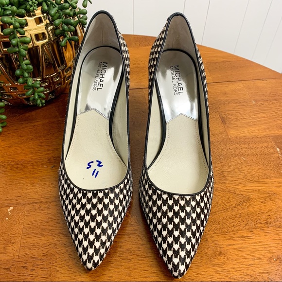 **SOLD** MICHAEL KORS Elisa Houndstooth Heels - Picture 8 of 10